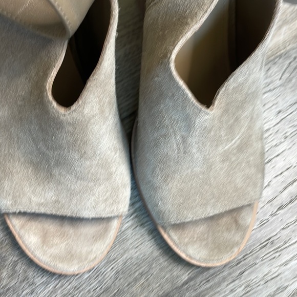 Marc Fisher Vashi Ankle Strap Sandals with Chunky Stacked Heel, size 8 - Picture 9 of 10